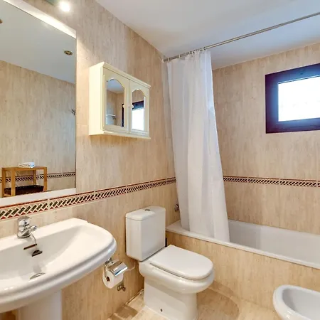 Tranquil 2 Bdrm Peaceful W/ 2 Pools Marbella