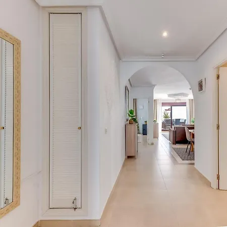 Tranquil 2 Bdrm Peaceful W/ 2 Pools Lägenhet Marbella