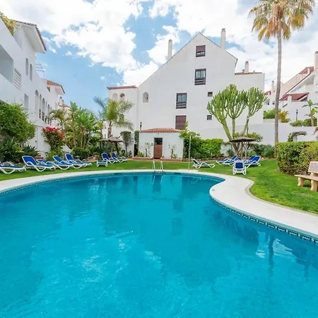 Tranquil 2 Bdrm Peaceful W/ 2 Pools Marbella
