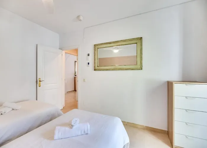 Tranquil 2 Bdrm Peaceful W/ 2 Pools Apartment *